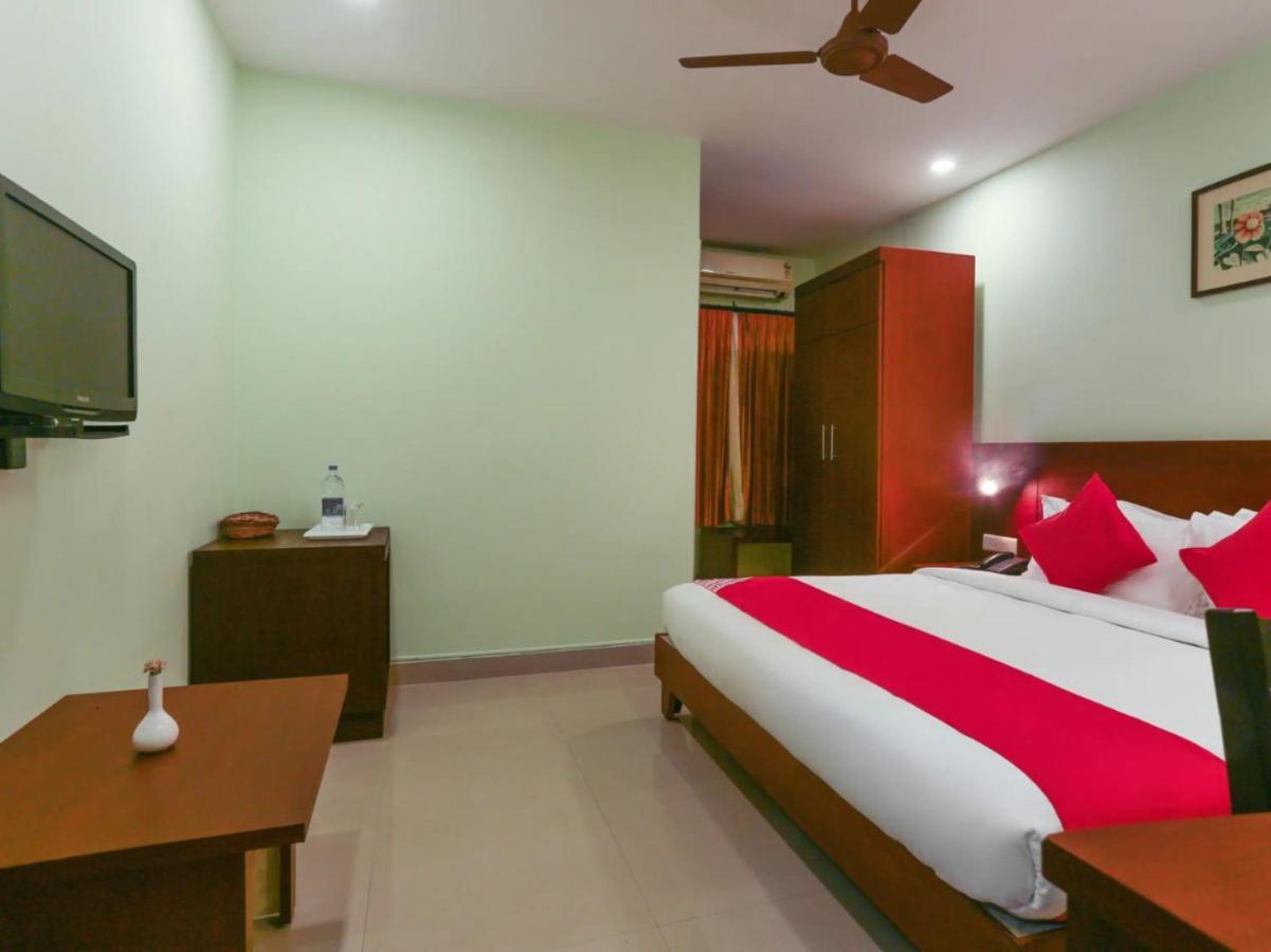 Hotel Newcastle Wadakkanchery Esterno foto